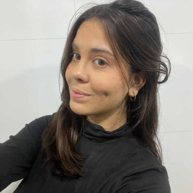 Babysitter in Ceilândia: Camille