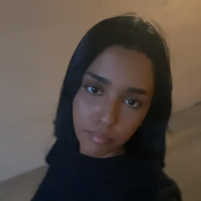 Babysitter in Arpajon: Naisha