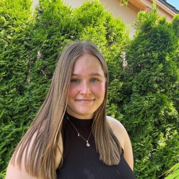 Babysitter in Tarsdorf: Julia