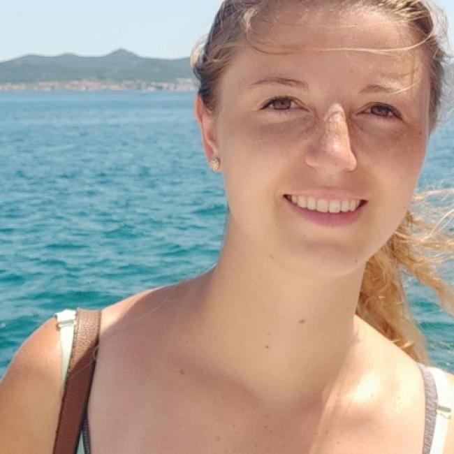 Barnvakt i Jabbeke: Indra