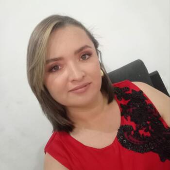 Niñera Girón: Luz Stella