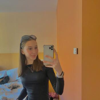 Babysitter in Clermont-Ferrand: Louise