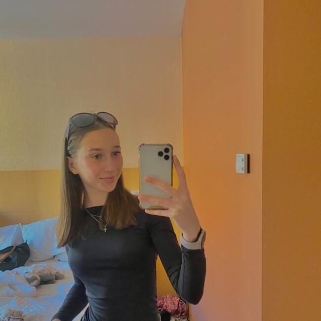 Babysitter in Clermont-Ferrand: Louise