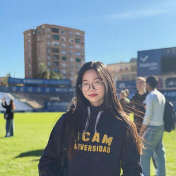 Babysitter in La Ñora: Chue Pwint