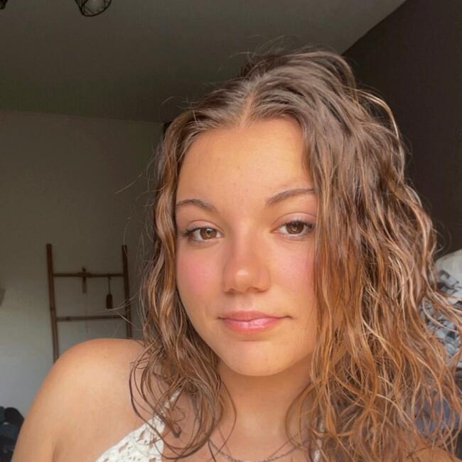 Babysitter in Travaillan: Ninon