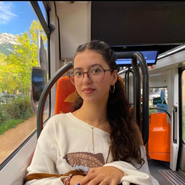 Babysitter in Grenoble: Suzanne