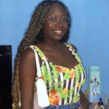 Babysitter in Salvador: Jennifer