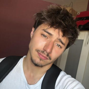 Babysitter in Paris: Axel