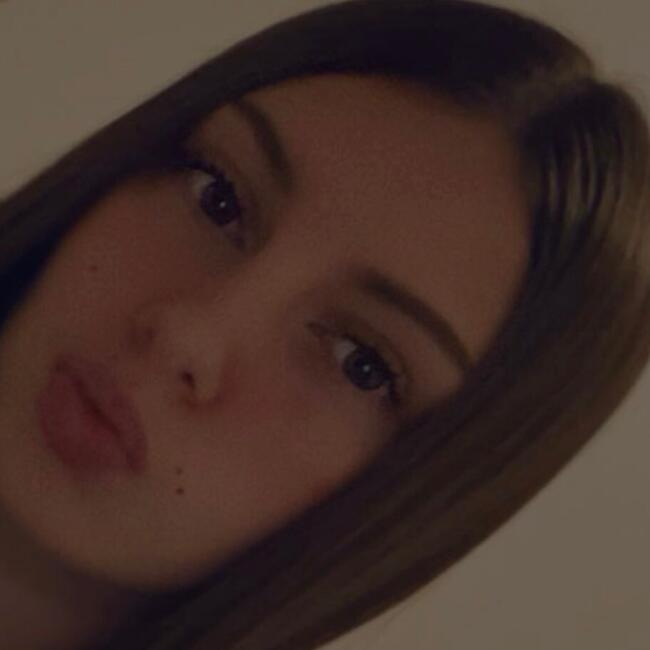 Babysitter in La Bassée: Louna