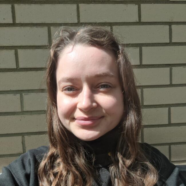 Babysitter in Bristol: Lucy