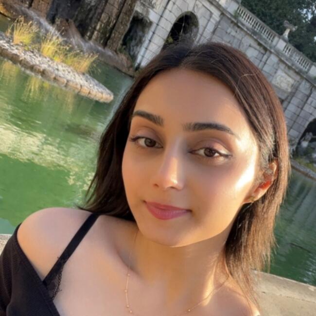 Babysitter in Rome: Nina