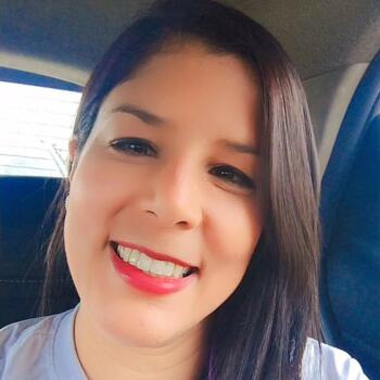 Babá Brasília: Nayara Paz
