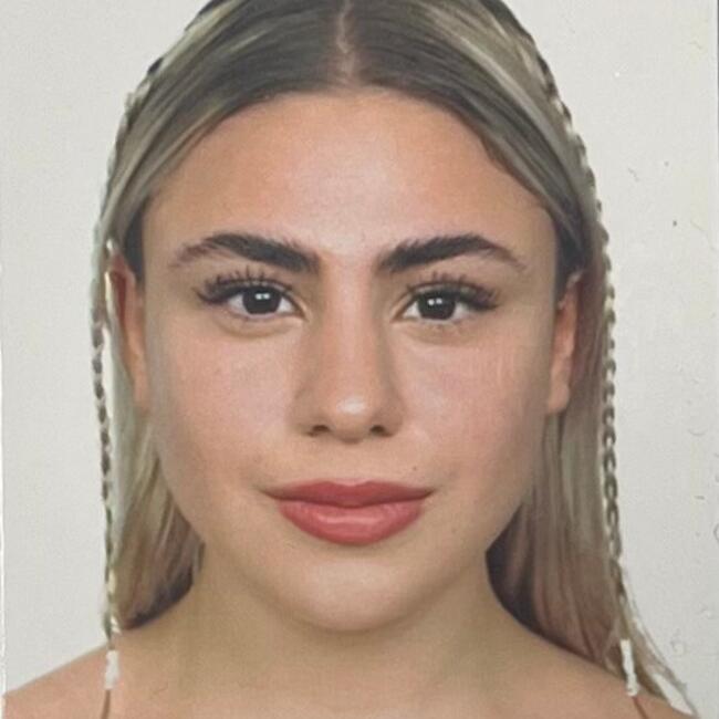 Babysitter in Genk: Julie