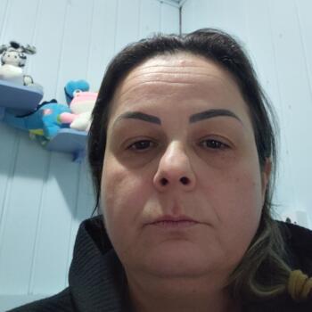 Babysitter in Biguaçu: Adriana