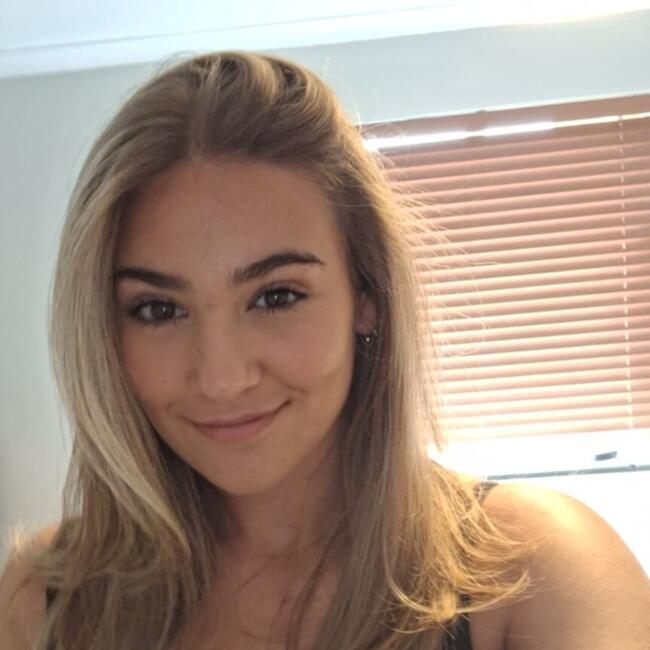 Babysitter in Crawley: Alice