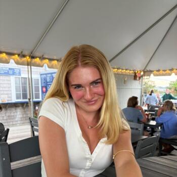 Babysitter in Saint Paul: Annie
