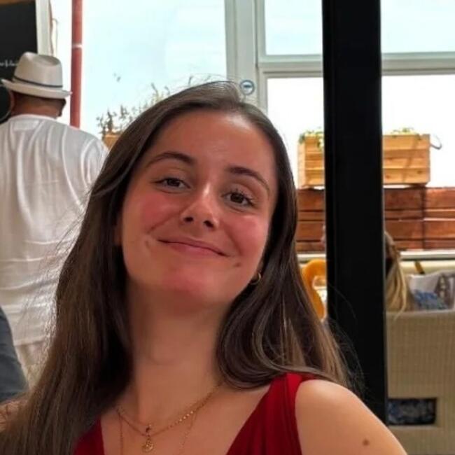 Babysitter in Saussan: Emma