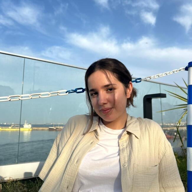 Babysitter in Bristol: Sarah