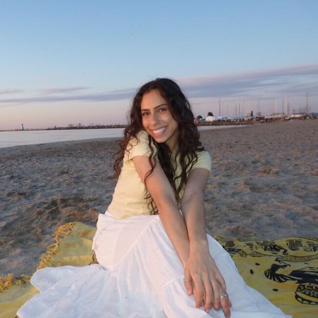 Baby-sitter in Waterloo: Julia