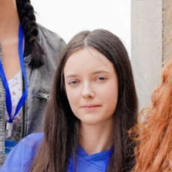 Babysitter in Carrickfergus: Abi