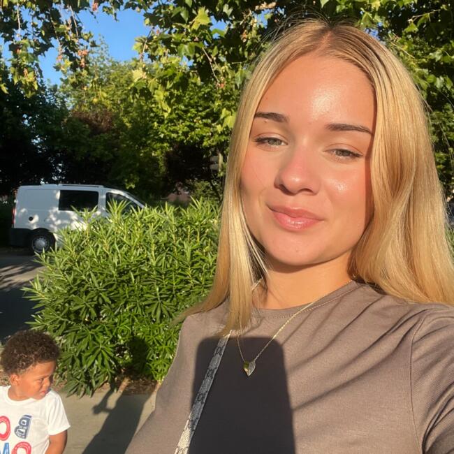 Babysitter in Alovera: Ariana Maria