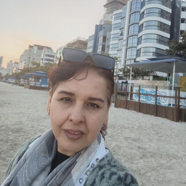 Babysitter in Camboriú: Yvone