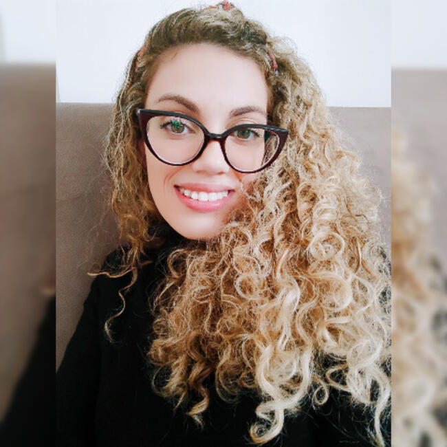 Δουλειά για babysitter στην περιοχή Πειραιάς: Celiane