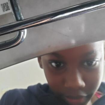 Baby-sitter in Newark: Babbysitting