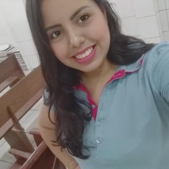 Babysitter Fortaleza: Camila