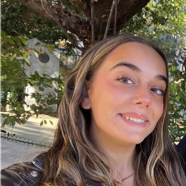 Babysitter in Paris: Andreia