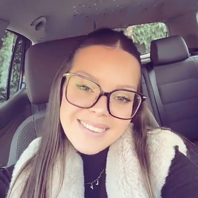 Babysitter in Bron: Elyna