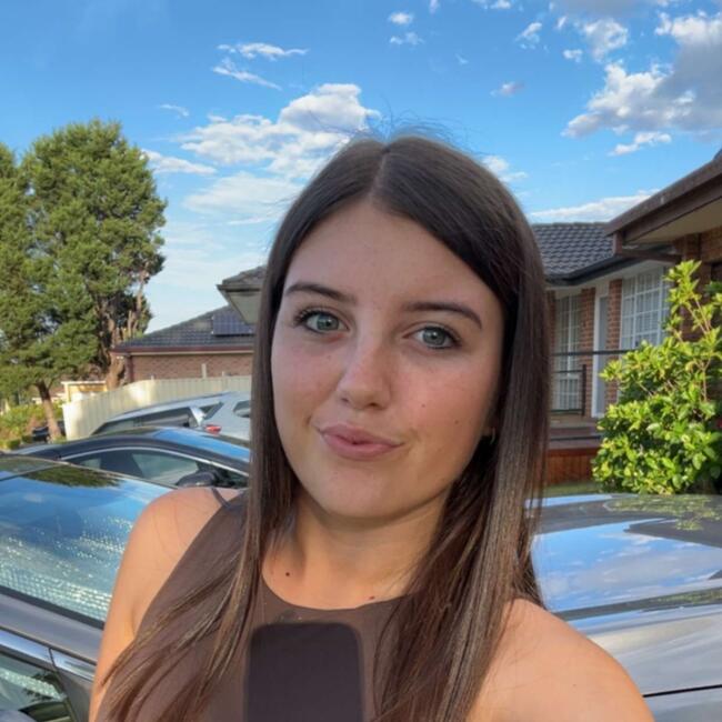 Babysitter in Sydney: Sienna