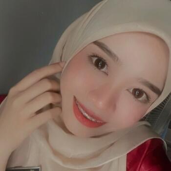 Babysitter in Ipoh: Lina