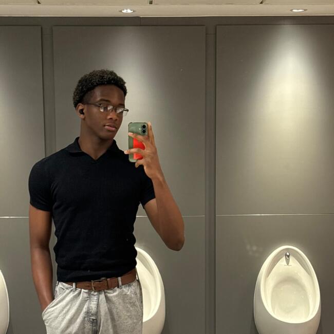 Babysitter in Aberdeen: Anthony