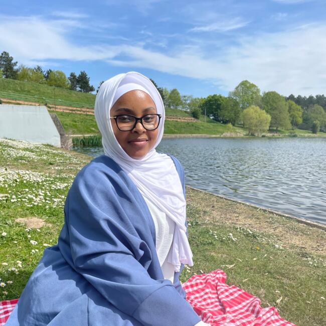 Babysitter in Évry: Hidaya