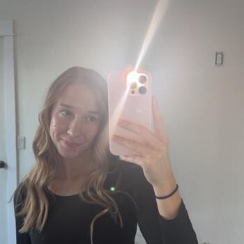 Babysitter in Oregon City: Viktoriya