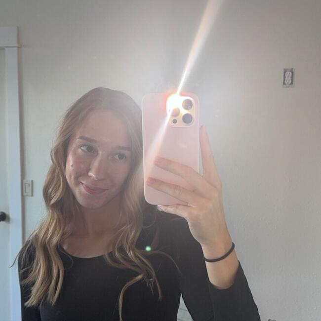 Babysitter in Oregon City: Viktoriya