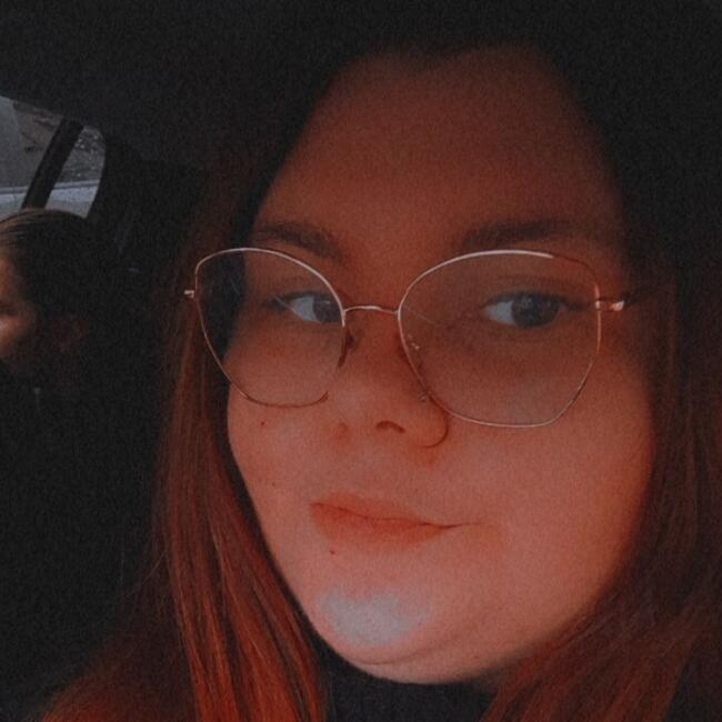 Babysitter in Franqueville-Saint-Pierre: Léa