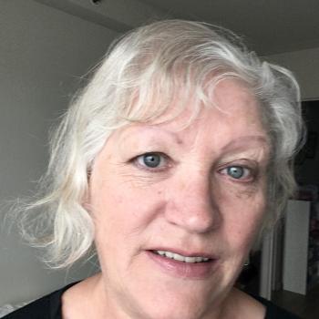 Babysitter Melbourne: Yelena