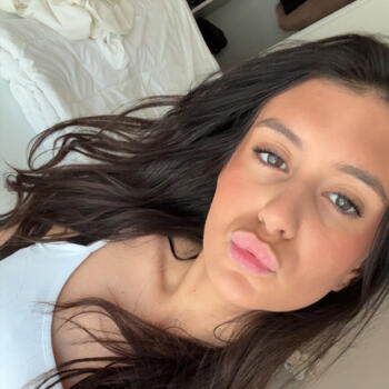 Babysitter in Courbevoie: Iliana