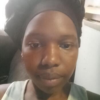 Babysitter in Soweto: Sindi