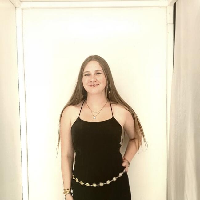Babysitter in Saint-Maximin-la-Sainte-Baume: Jade