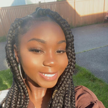 Babysitter in Everett Junction: Ndyefatou