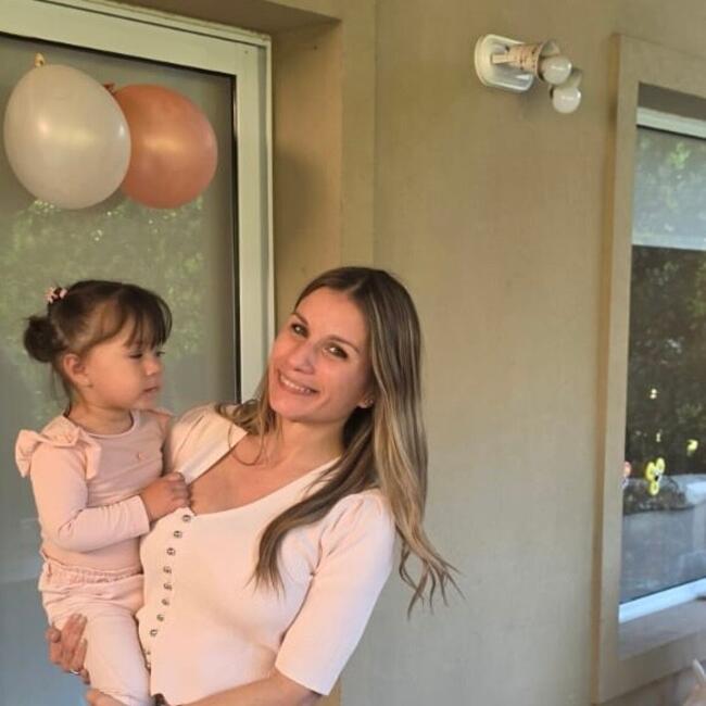 Babysitting job in Pilar: Vanesa