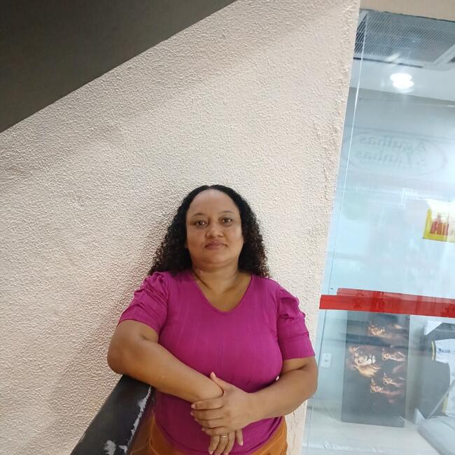 Babysitter in Belém: Elizangela