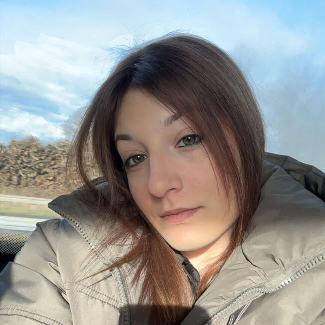 Babysitter in Bourg-Fidèle: Clara