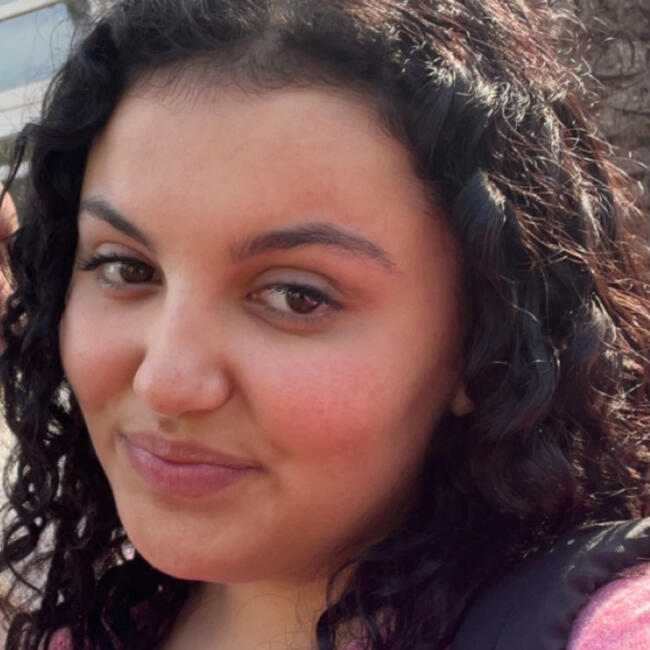 Babysitter in Morcenx: Lea