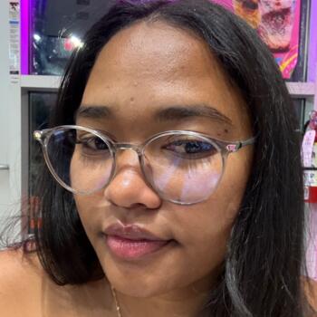 Babysitter in Oshawa: Stela