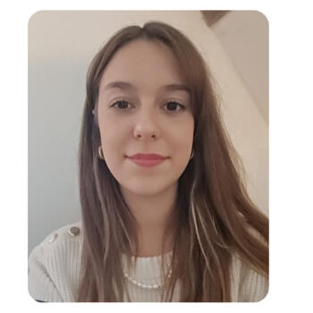 Babysitter in Douai: Lena