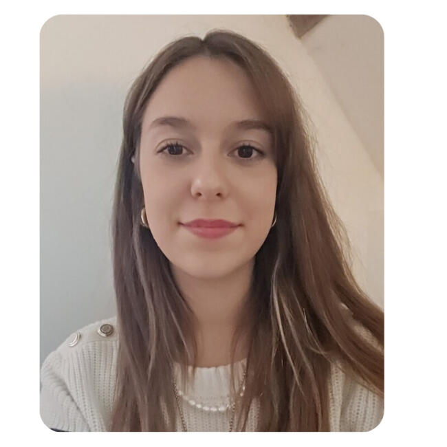 Babysitter in Douai: Lena